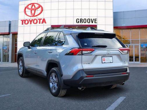 Silver Sky Metallic 2022 Toyota RAV4 XLE