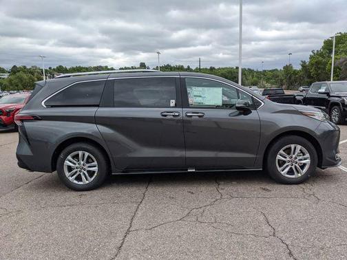 2025 Toyota Sienna Limited 7-Passenger