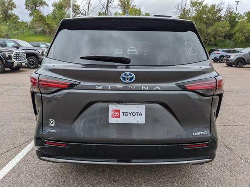 2025 Toyota Sienna Limited 7-Passenger