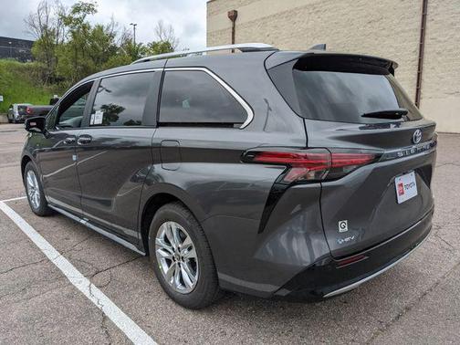 2025 Toyota Sienna Limited 7-Passenger