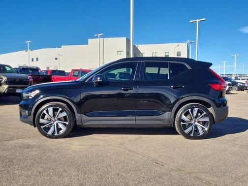 2022 Volvo XC40 Recharge Pure Electric P8 Twin Ultimate