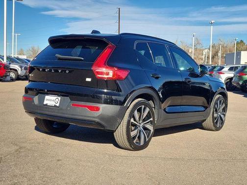2022 Volvo XC40 Recharge Pure Electric P8 Twin Ultimate