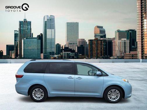 2017 Toyota Sienna XLE