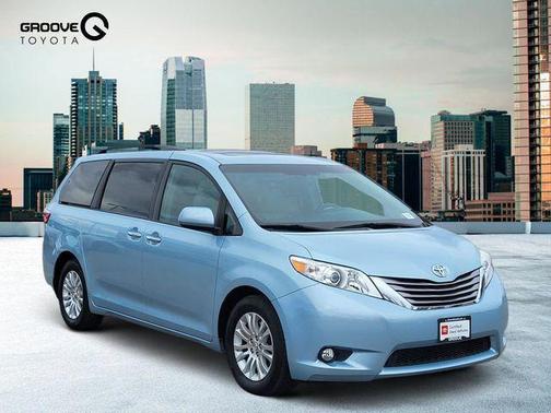 2017 Toyota Sienna XLE