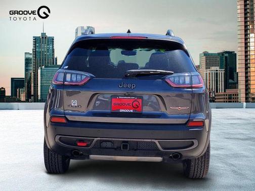 Granite Crystal Metallic Clearcoat 2019 Jeep Cherokee Trailhawk
