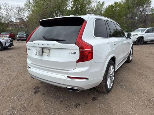 Crystal White Metallic 2018 Volvo XC90 T6 Inscription