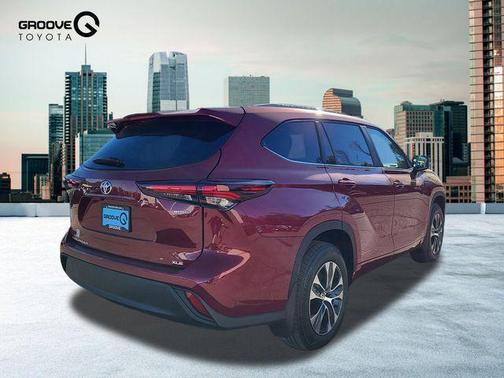 2025 Toyota Highlander Hybrid XLE