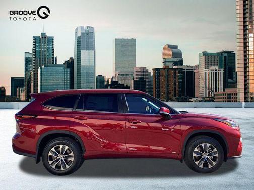 2025 Toyota Highlander Hybrid XLE