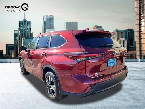 2025 Toyota Highlander Hybrid XLE