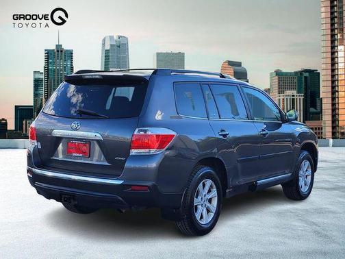 2013 Toyota Highlander SE
