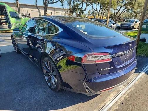 2015 Tesla Model S 85