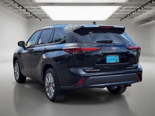 Midnight Black Metallic 2026 Toyota Highlander Limited