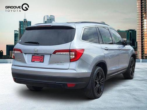 Lunar Silver Metallic 2022 Honda Pilot AWD Special Edition
