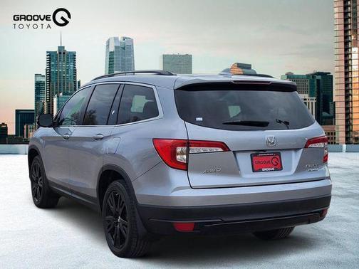 Silver Gray 2022 Honda Pilot AWD Special Edition