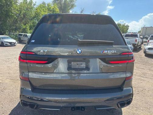 Manhattan Green Metallic 2025 BMW X7 M60i