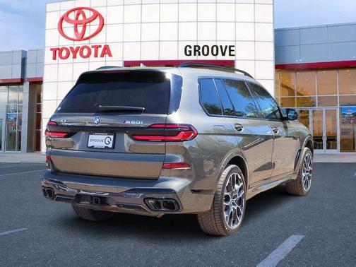 Manhattan Green Metallic 2025 BMW X7 M60i