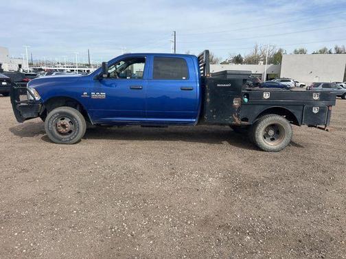 Blue Streak Pearlcoat 2017 RAM 3500 Tradesman Crew Cab 4x4 8' Box