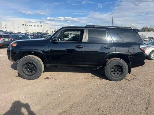 Midnight Black Metallic 2020 Toyota 4Runner SR5 Premium