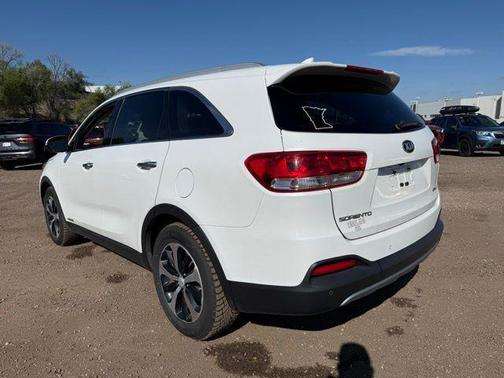 Snow White Pearl 2016 Kia Sorento EX