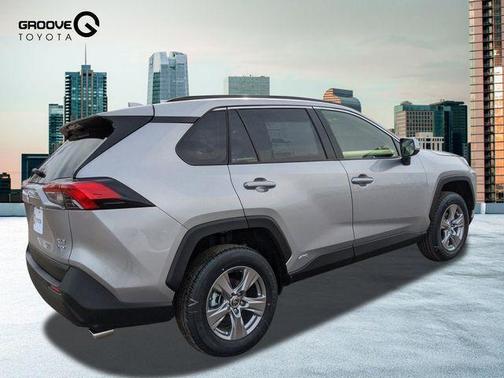 2025 Toyota RAV4 Hybrid XLE