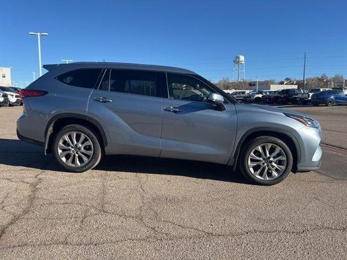 2022 Toyota Highlander Limited