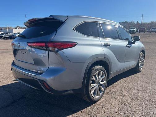 2022 Toyota Highlander Limited
