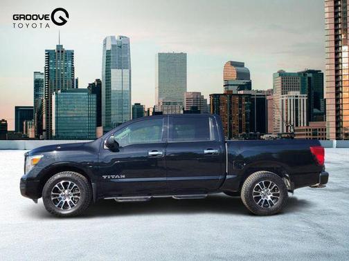 Super Black 2021 Nissan Titan SV