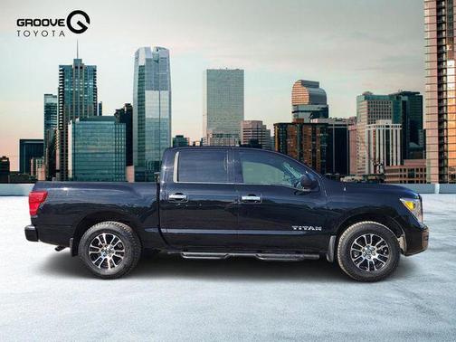 Super Black 2021 Nissan Titan SV