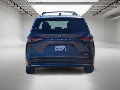 Magnetic Gray Metallic 2025 Toyota Sienna Limited