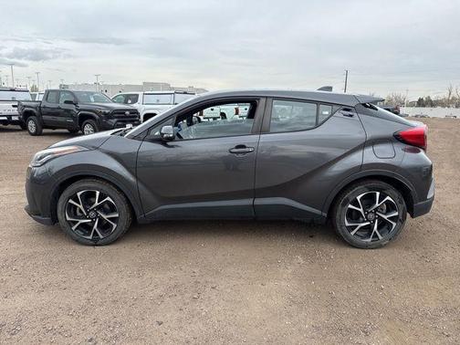 Magnetic Gray Metallic 2022 Toyota C-HR XLE