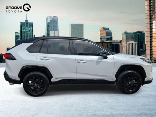 2022 Toyota RAV4 Hybrid SE