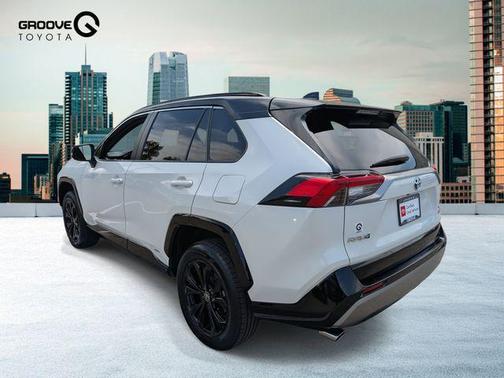 2022 Toyota RAV4 Hybrid SE