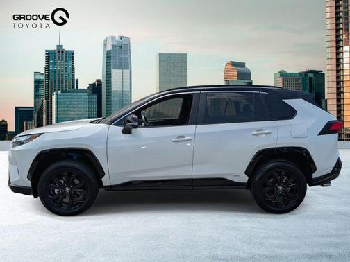 2022 Toyota RAV4 Hybrid SE