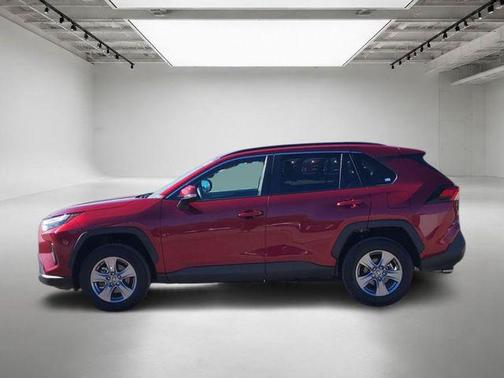 Pearl 2025 Toyota RAV4 XLE