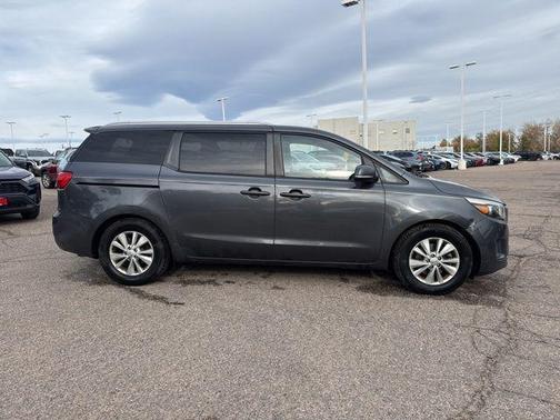 2016 Kia Sedona LX