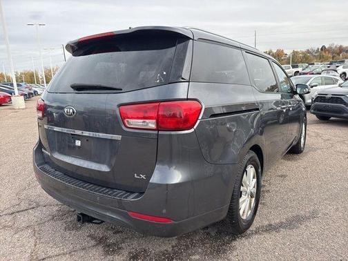 2016 Kia Sedona LX