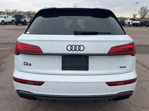 Glacier White Metallic 2023 Audi Q5 45 S line Prestige