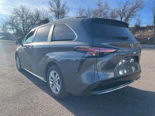 2025 Toyota Sienna Limited