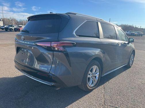 2025 Toyota Sienna Limited