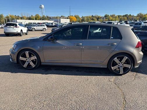 2016 Volkswagen Golf R 4-Door w/DCC & Navigation