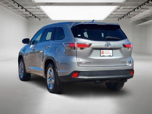Silver Sky Metallic 2016 Toyota Highlander Limited