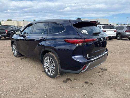 Blueprint 2023 Toyota Highlander Platinum