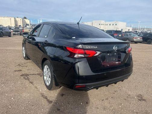 Super Black Metallic 2020 Nissan Versa 1.6 S
