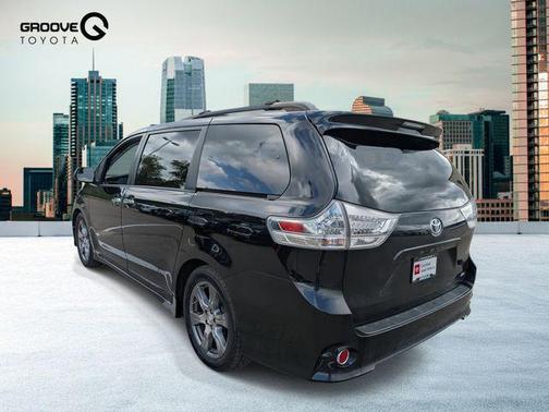 2017 Toyota Sienna SE