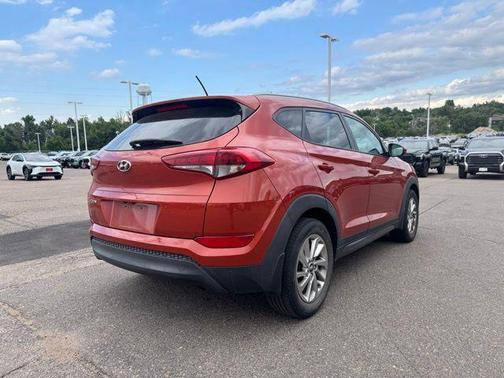 2016 Hyundai TUCSON SE