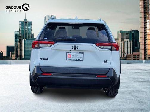 2019 Toyota RAV4 LE