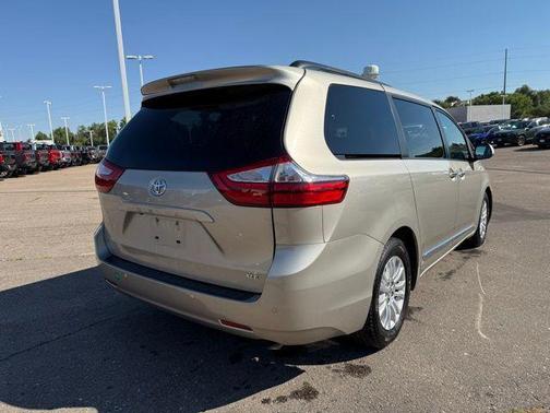 2015 Toyota Sienna XLE