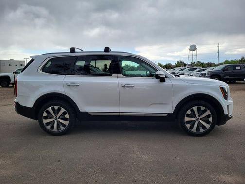 White Pearl 2021 Kia Telluride S