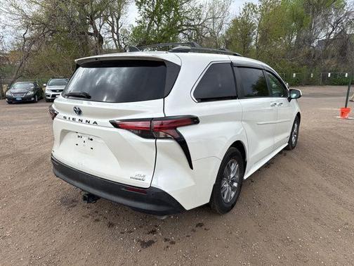 2021 Toyota Sienna XLE 7 Passenger