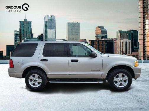 Mineral Gray Clearcoat Metallic 2005 Ford Explorer XLT